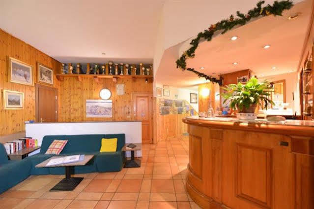 Hotel & Ristorante Serenella Бройл-Червиня Екстериор снимка